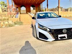 نيسان ألتيما